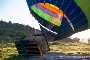 hot-air-balloon-taking-flight